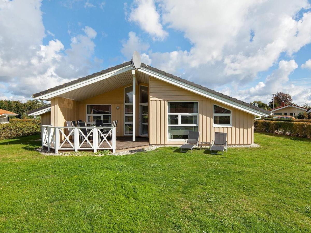 12 Person Holiday Home In Grömitz Eksteriør billede