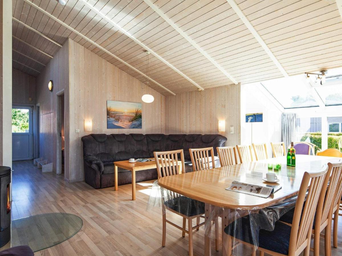 12 Person Holiday Home In Grömitz Eksteriør billede